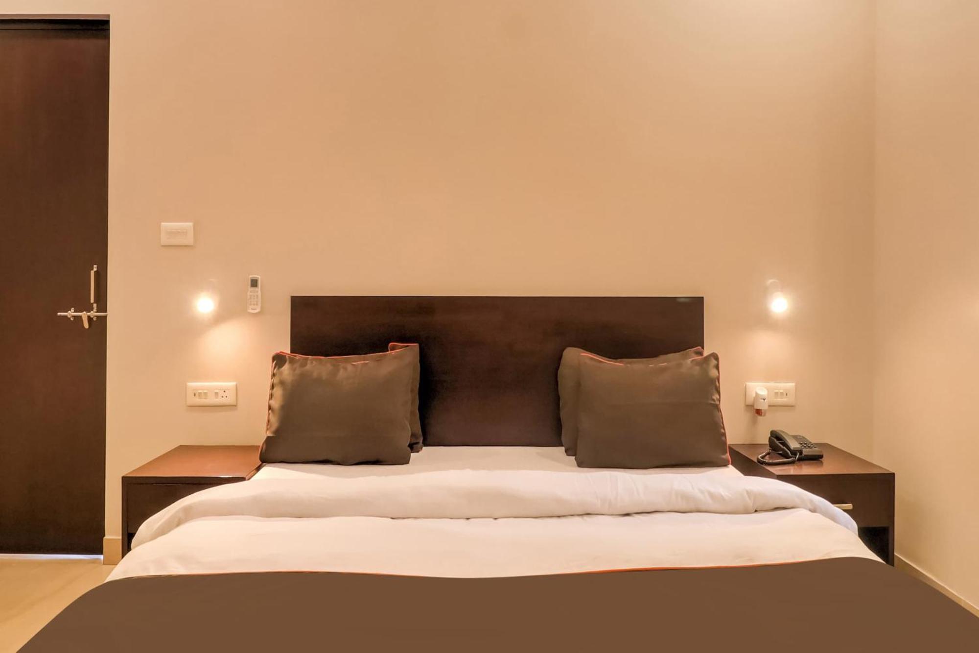 Townhouse Amaraa Farms Near Lulu Hypermarket Lakhnau Kültér fotó