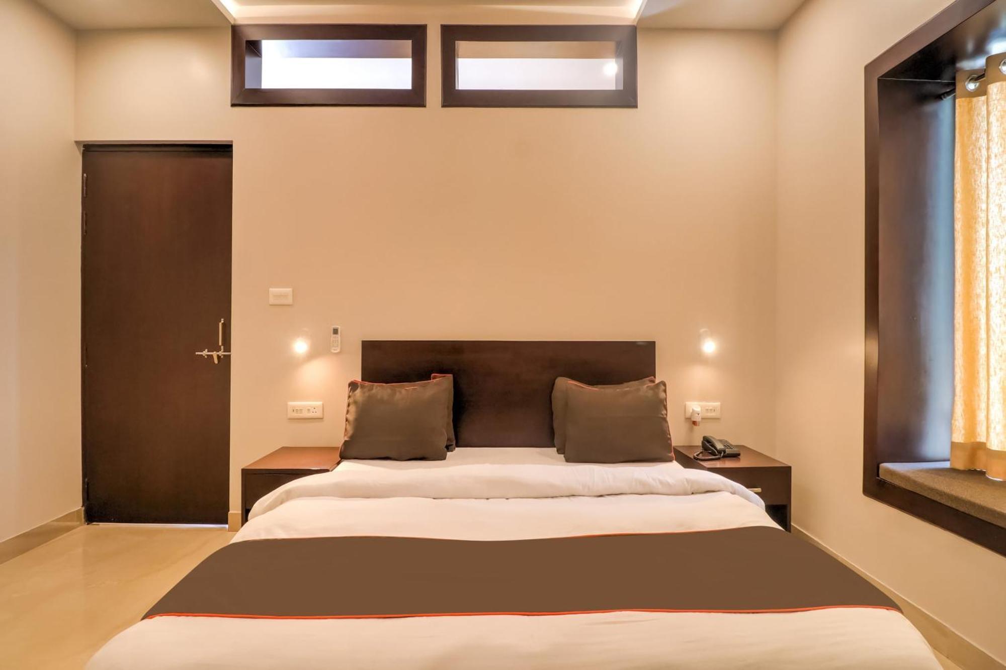 Townhouse Amaraa Farms Near Lulu Hypermarket Lakhnau Kültér fotó