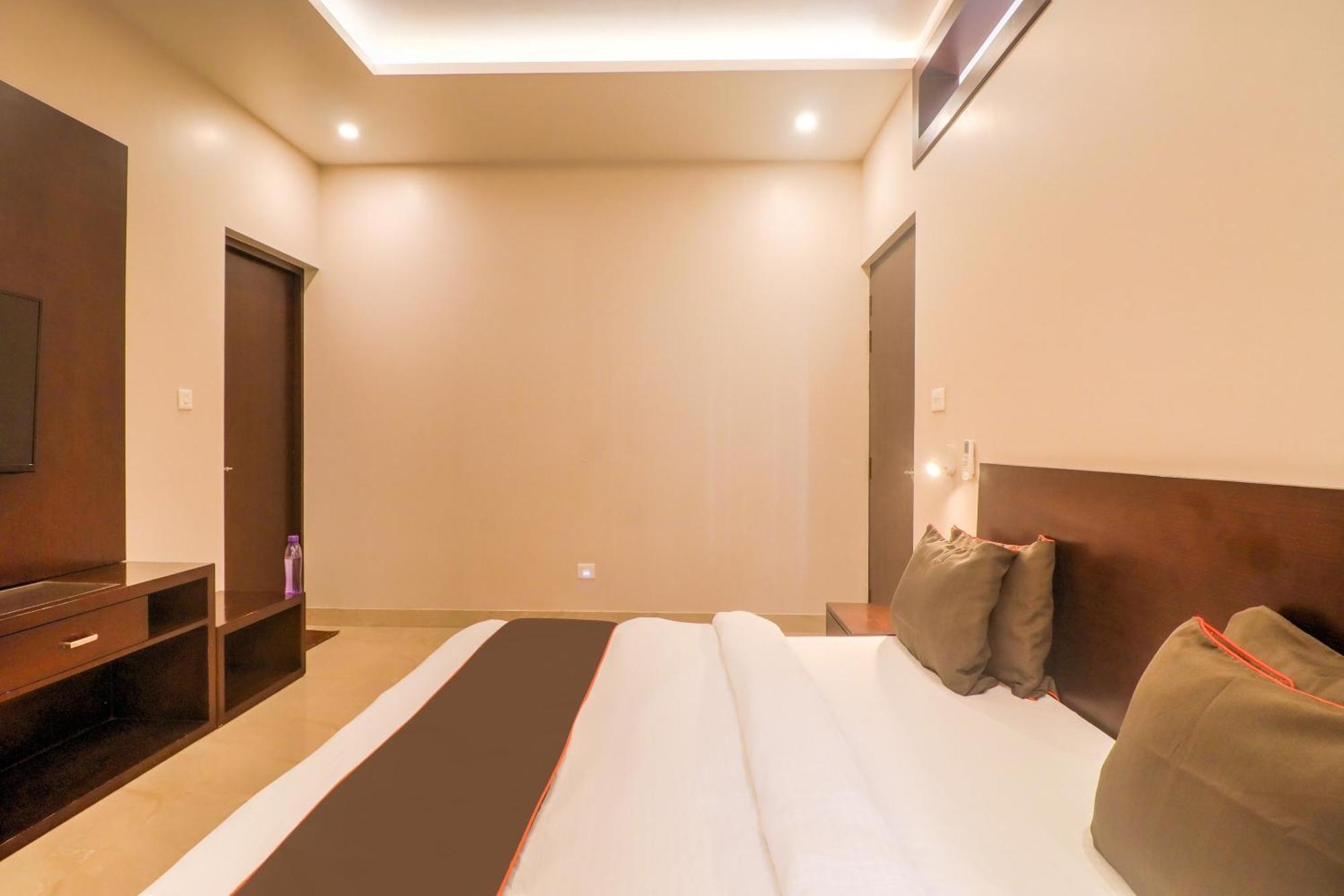 Townhouse Amaraa Farms Near Lulu Hypermarket Lakhnau Kültér fotó