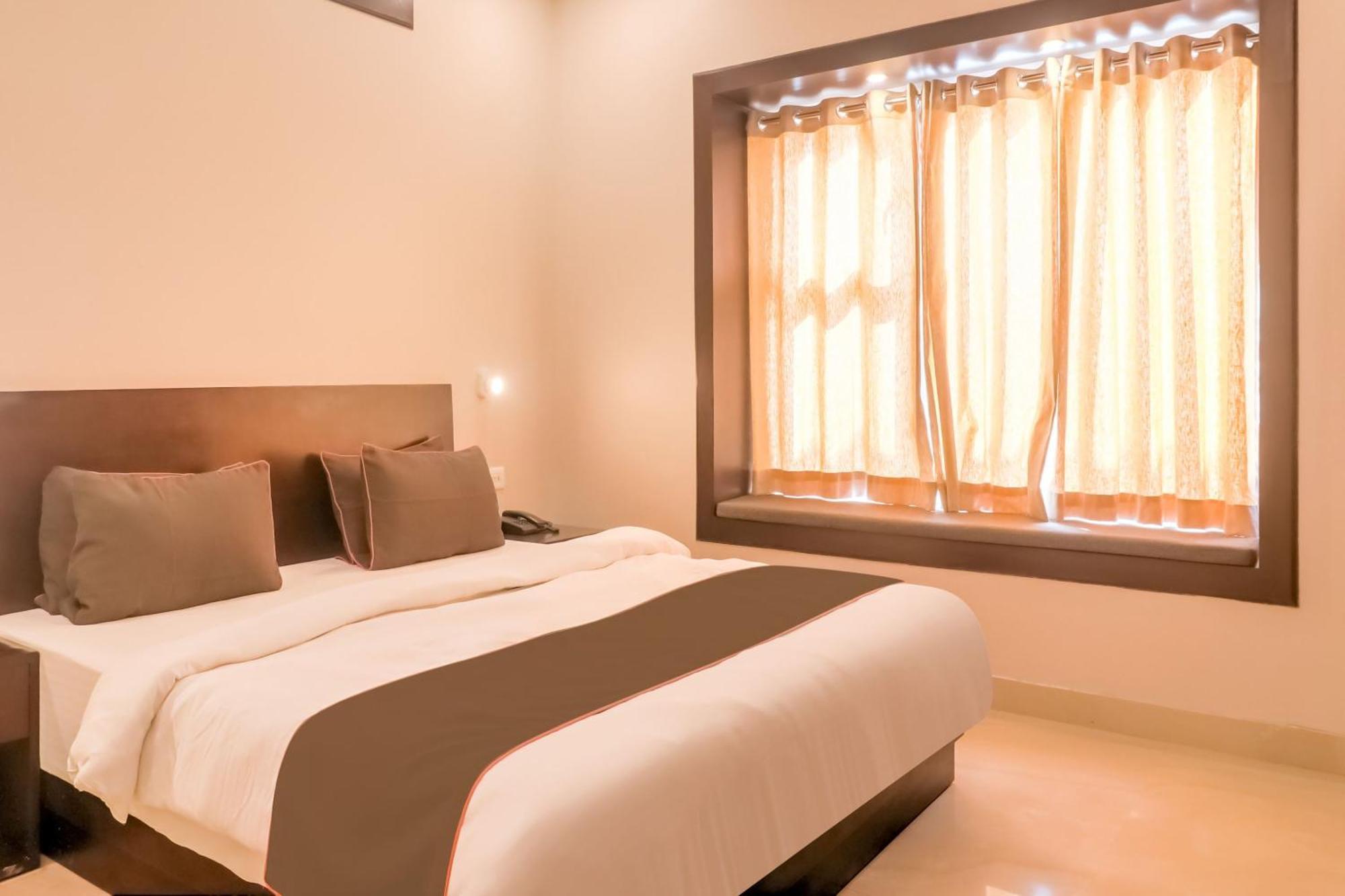 Townhouse Amaraa Farms Near Lulu Hypermarket Lakhnau Kültér fotó