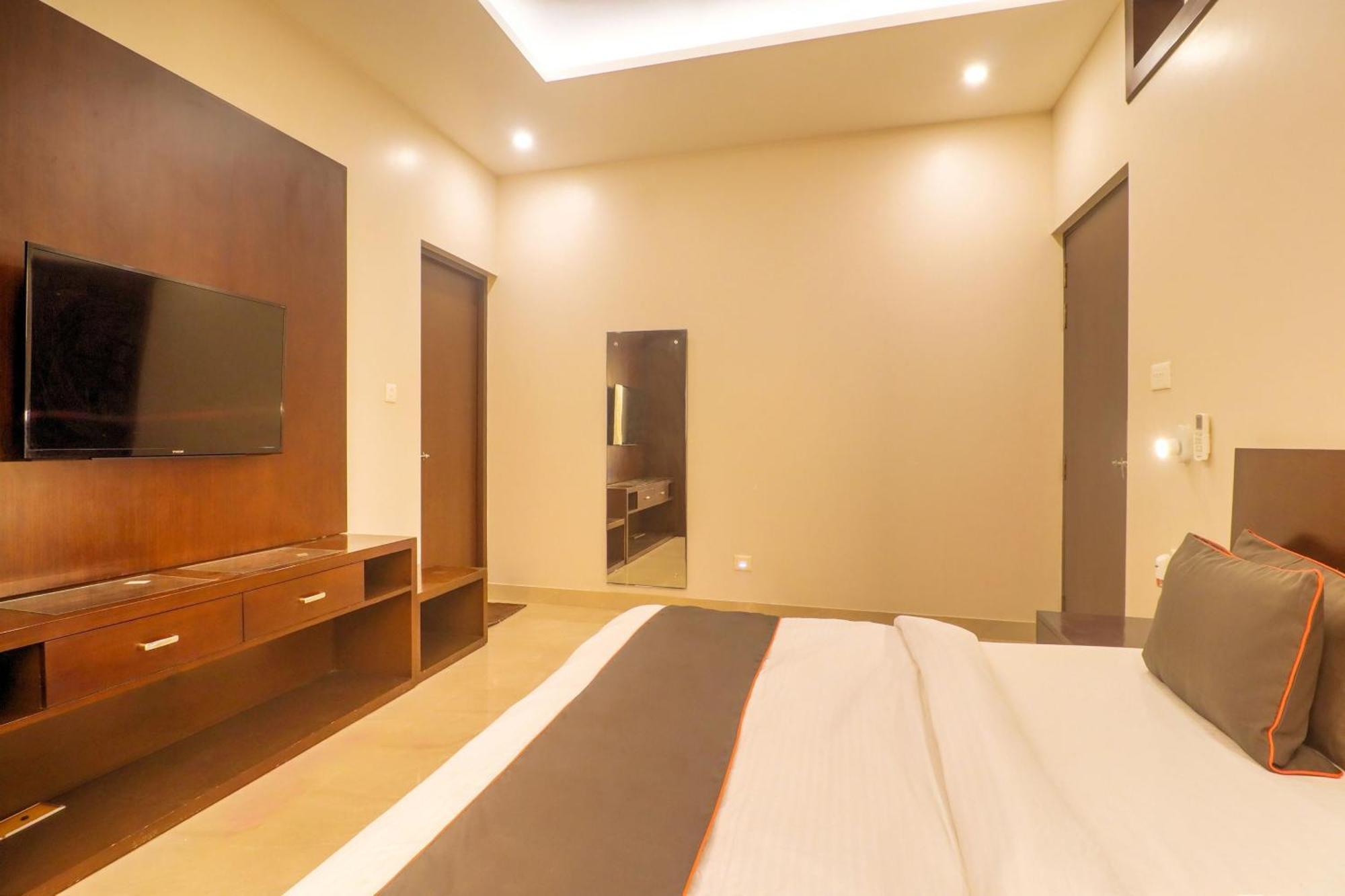 Townhouse Amaraa Farms Near Lulu Hypermarket Lakhnau Kültér fotó