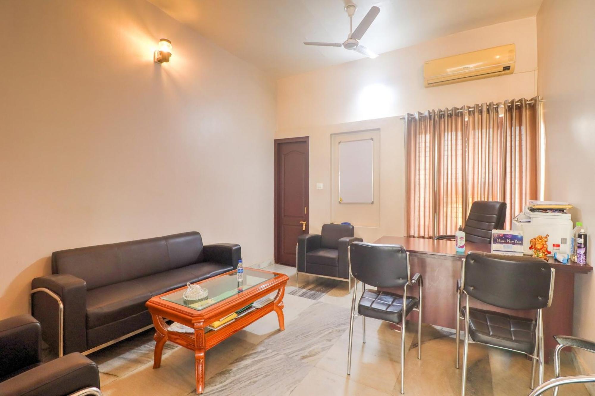 Townhouse Amaraa Farms Near Lulu Hypermarket Lakhnau Kültér fotó
