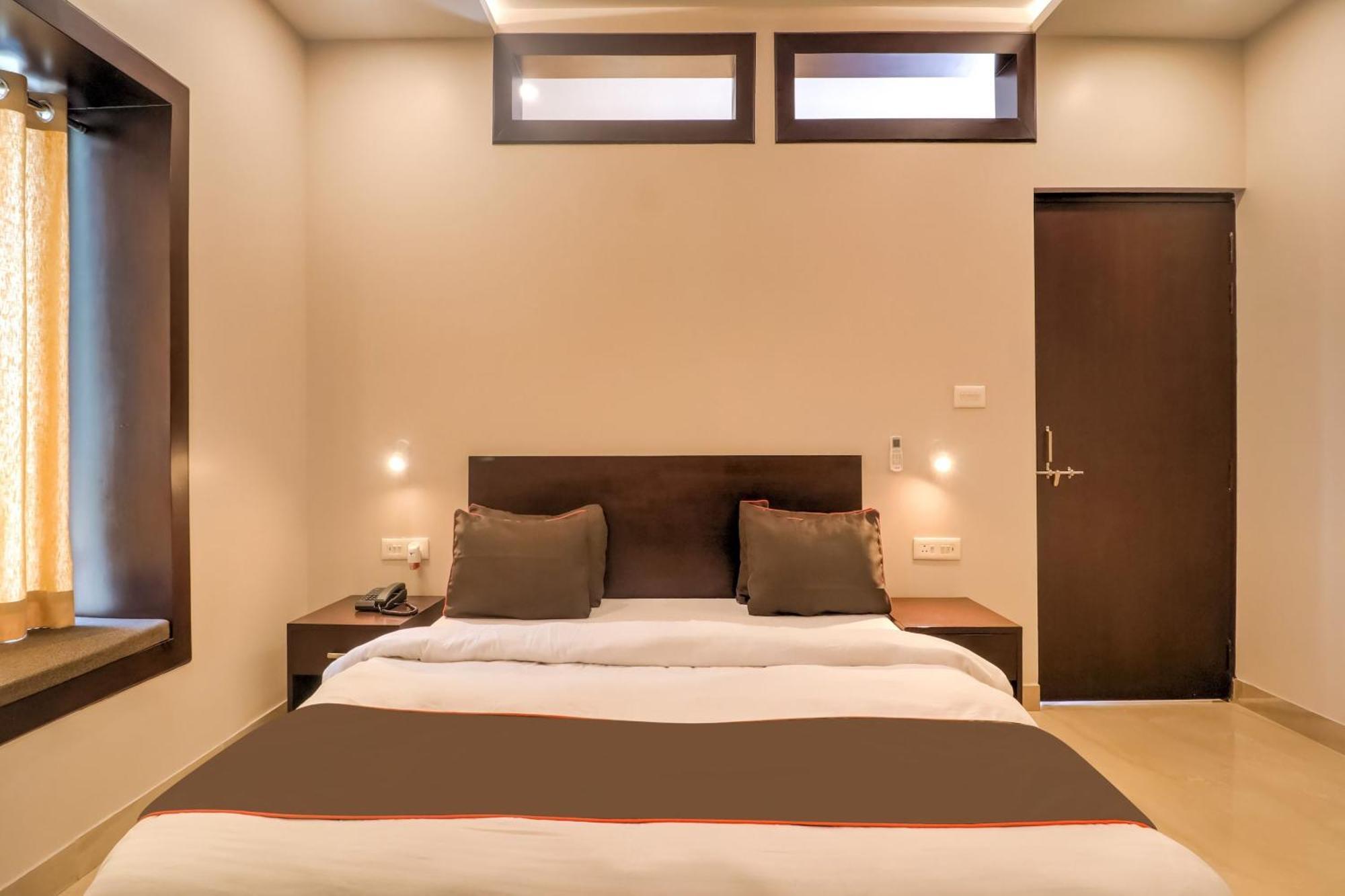 Townhouse Amaraa Farms Near Lulu Hypermarket Lakhnau Kültér fotó